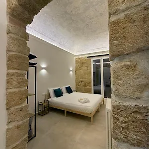 https://la-piccola-formica-rooms-and-breakfast.sicilyhotelsitaly.net